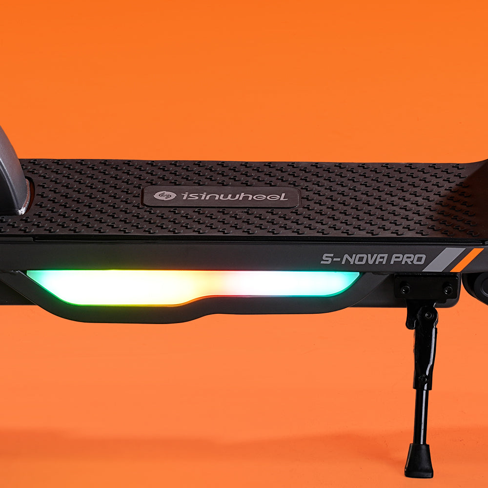 S Nova Pro anti-slip deck and ambient light strip